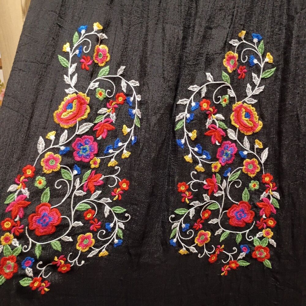 Umgee embroidered skirt small elastic waist will fit medium short liner - Picture 3 of 7
